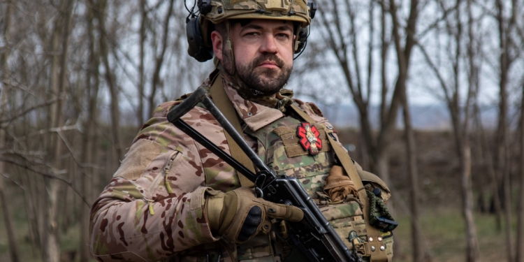 Миколаївська бригада ДШВ – в обличчях: 27-річний бойовий медик повернувся з Німеччини, щоб захищати країну