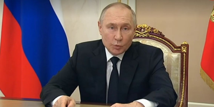 Путін визнав, що теракт у “Крокусі” здійснив ІДІЛ, але винна все одно Україна