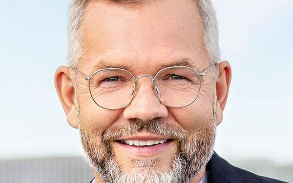 Голова зовнішньополітичного комітету Бундестагу йде у відставку через ставлення у фракції та парламенті до України