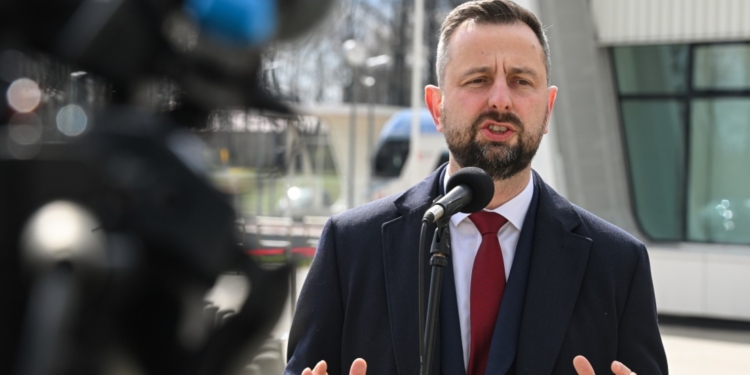 Міністр оборони Польщі заявив про початок роботи бронетанкової коаліції для України