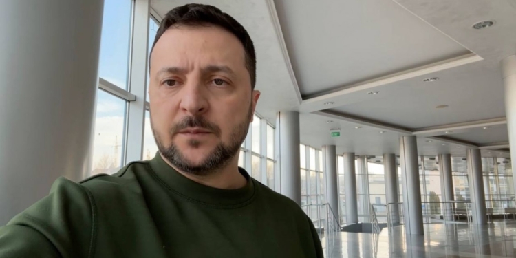 Цей рік маємо зробити результативним у захисті від російських керованих авіабомб, літаків, ракет, – Зеленський (ВІДЕО)