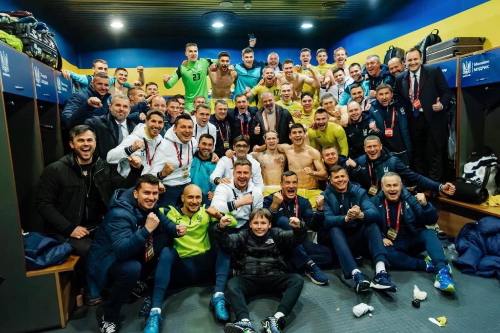 Футбол: Україна перемогла Ісландію і візьме участь у Євро-2024! 1