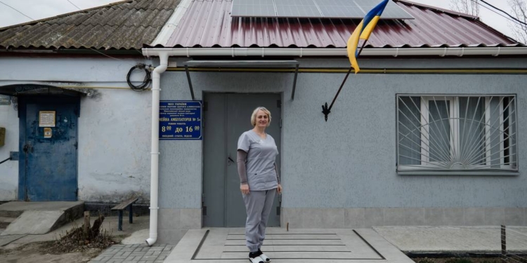 На даху амбулаторії у Малій Коренисі встановили гібридну сонячну станцію (ФОТО)