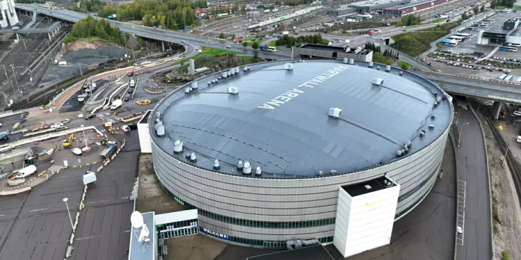 У Фінляндії хочуть конфіскувати льодовий палац, яким володіють російські олігархи