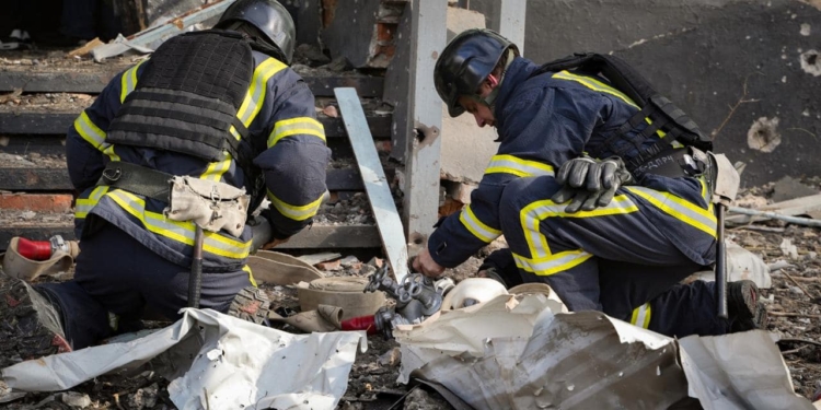 Пожежу в Миколаєві після ракетного обстрілу ліквідували (ФОТО, ВІДЕО)