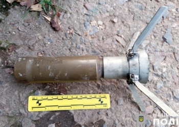Затиснув вибуховий пристрій у тиски і намагався розібрати: в поліції Миколаївщини розповіли подробиці вчорашнього трагічного випадку у Снігурівці (ФОТО)