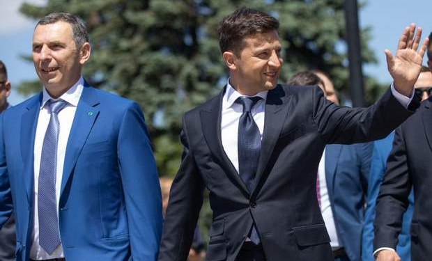 А що сталось? Зеленський звільнив з посади свого першого помічника Сергія Шефіра