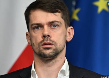 ЗМІ розповіли, як польський заступник міністра зривав переговори з Україною – “підскакував, вибігав, спав” (ФОТО)