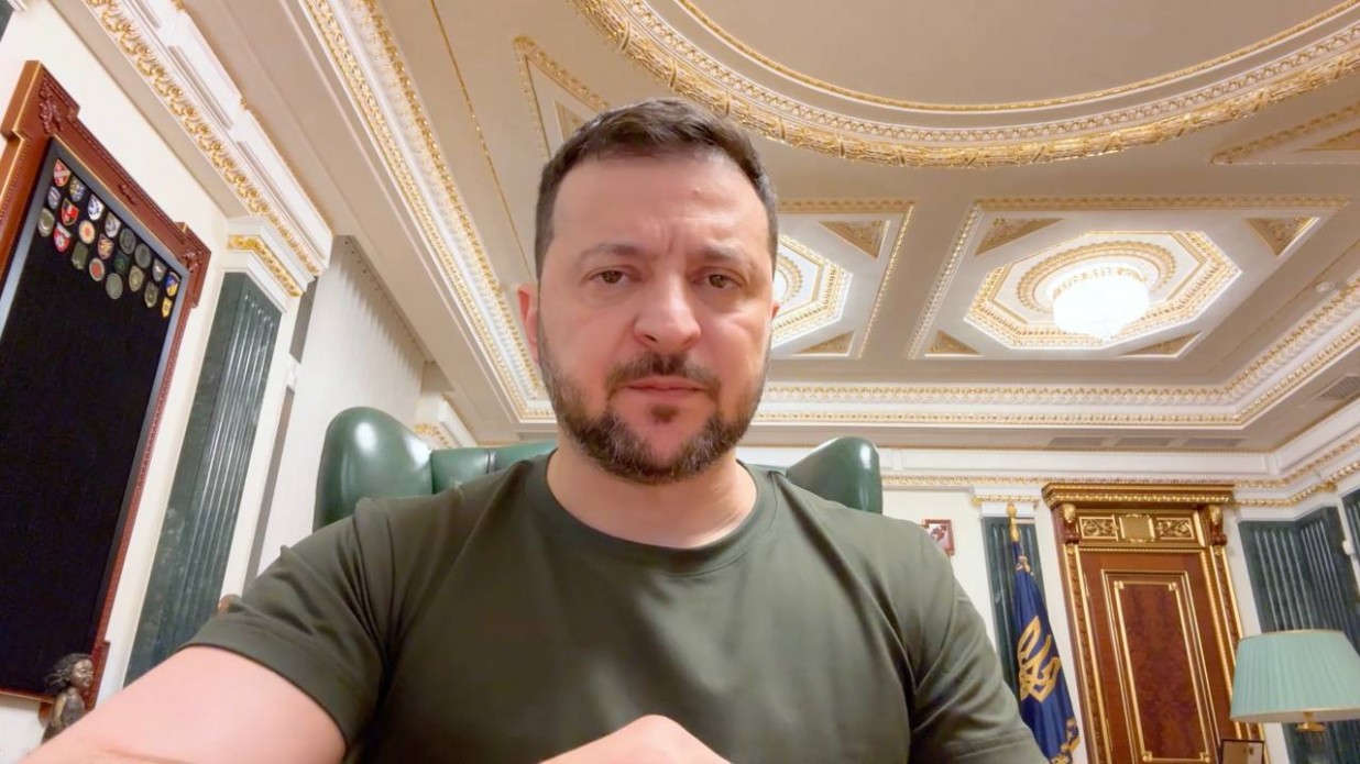 За тиждень – майже 400 керованих авіабомб, понад 50 «шахедів» і 40 ракет, – Зеленський про російський терор (ВІДЕО)