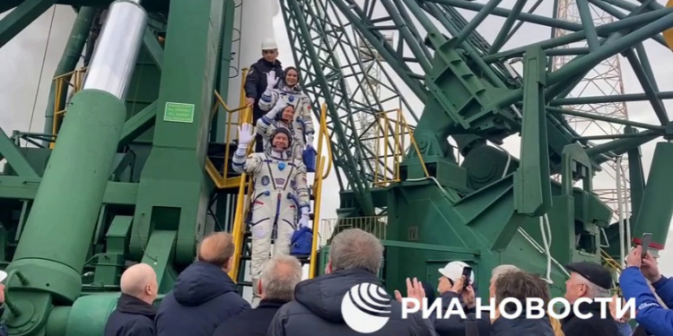 Конфуз на Байконурі. Російська ракета з міжнародним екіпажем не злетіла