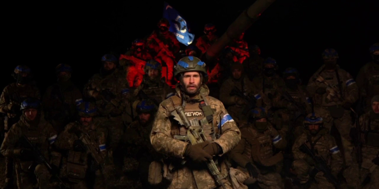 На Бєлгородщині помітили танк з прапором ЄС, Легіон “Свобода Росії” заявив “Ми йдемо” (ВІДЕО)