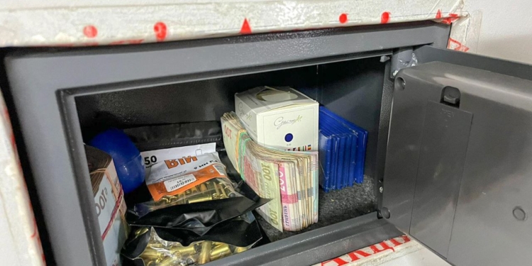 На Миколаївщині зловили банду – з розмахом торгували накотиками і зброєю (ФОТО, ВІДЕО)