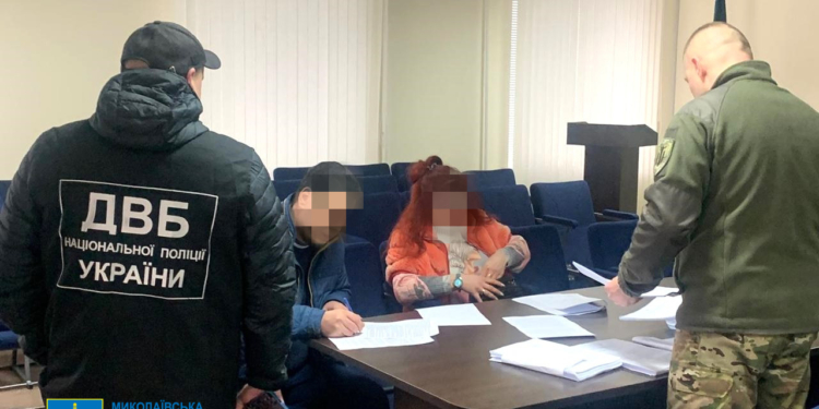 В Миколаєві повідомили підозру “чорним трунарям”, у складі групи – 2 правоохоронці (ФОТО)