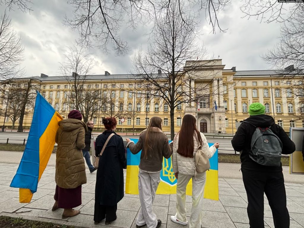 «Кордон – лінія життя»: у Варшаві протестували проти блокування українського кордону (ФОТО) 4