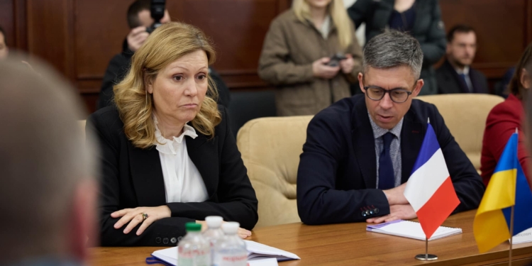 Сьогодні в Одесі була голова нижньої палати парламенту Франції Яель Брон-Піве, зустрілася з Неїжпапою (ФОТО)