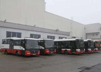 Миколаїв отримав від празької транспортної компанії 3 автобуси (ФОТО)