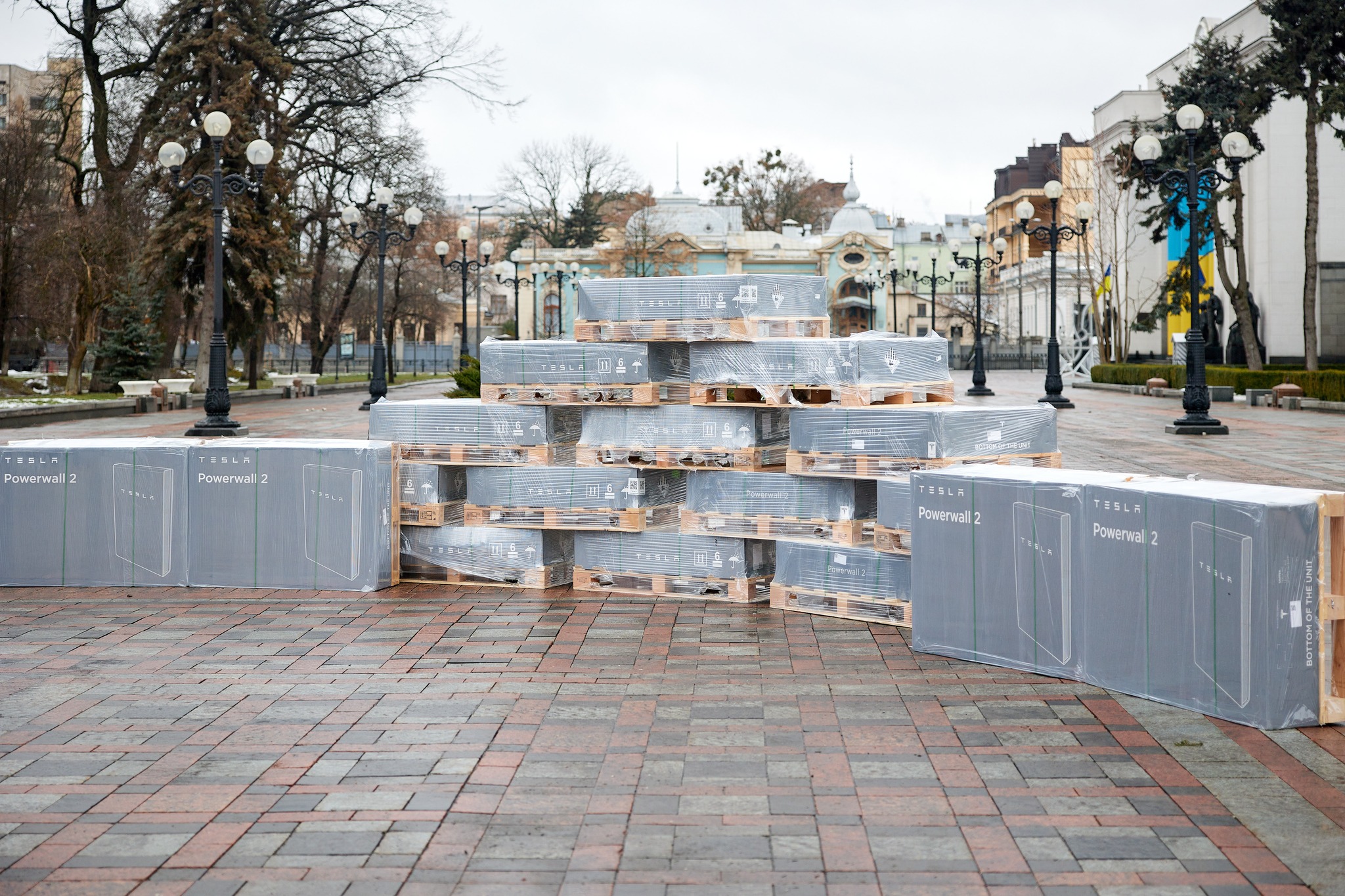 Медзаклади у 20 областях України отримають 300 систем зберігання енергії (ФОТО)