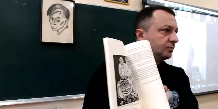 У Миколаєві презентували нову книгу «Скрипка Кременя звучить над світом», яка вийшла двома мовами (ФОТО)