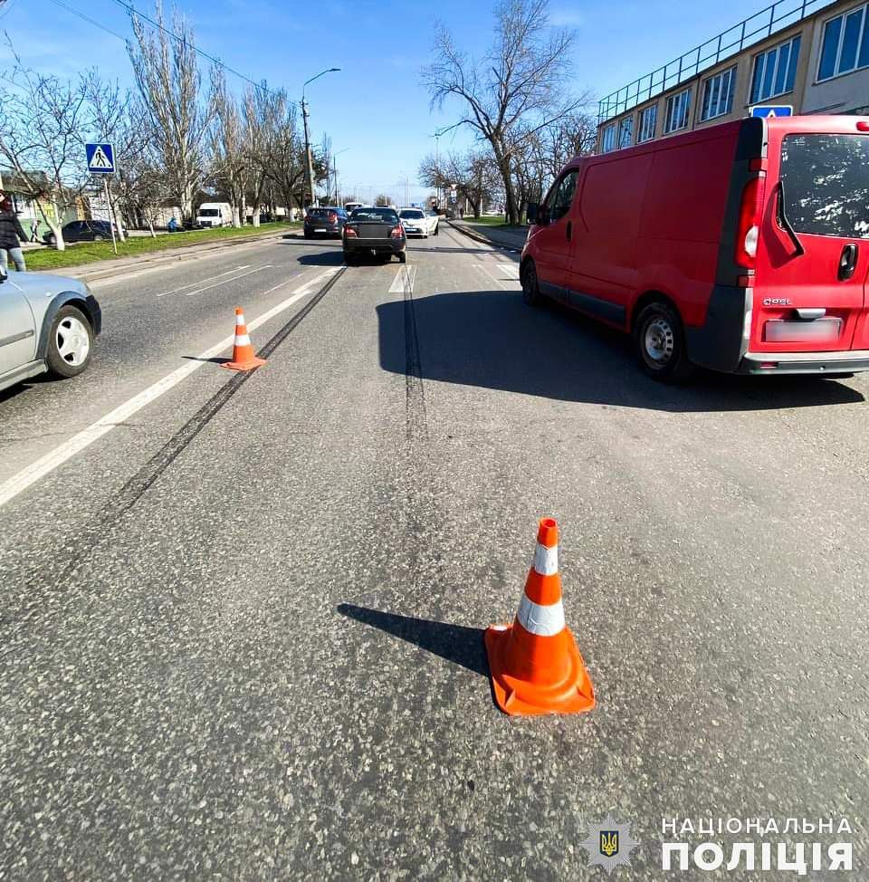 В Миколаєві на Богоявленському жінка постраждала в ДТП, поліція шукає свідків (ФОТО) 5