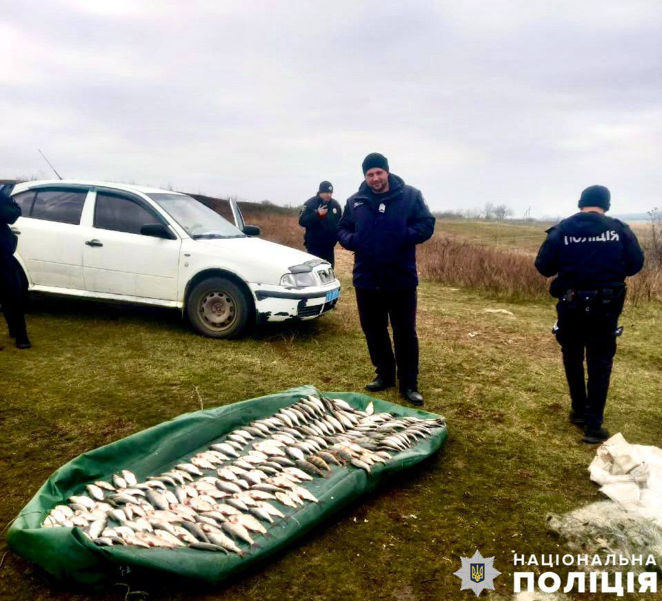 На Єланецькому водосховищі на Миколаївщині зловили браконьєрів (ФОТО) 6