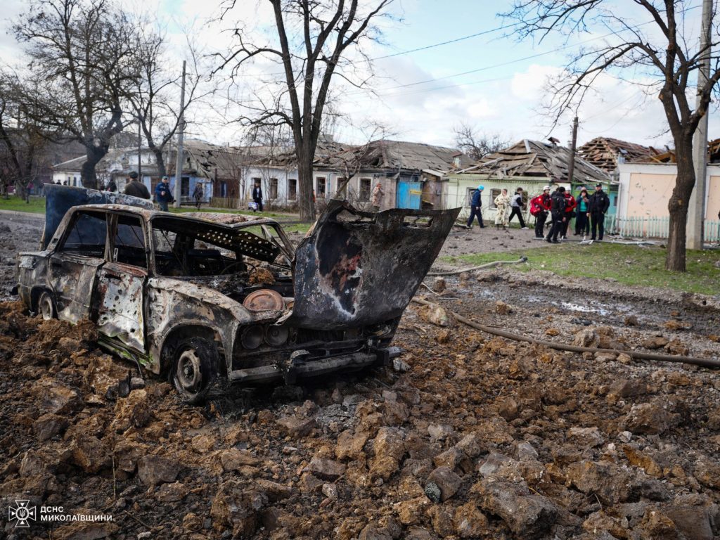 Внаслідок ракетного обстрілу Миколаєва 1 загиблий, 9 поранених, зруйновані трамвайні колії 1