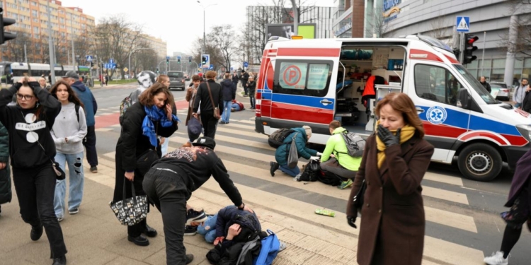 Трагедія в Щецині. Водій виїхав на тротуар і почав давити людей, постраждало 6 українців (ФОТО)