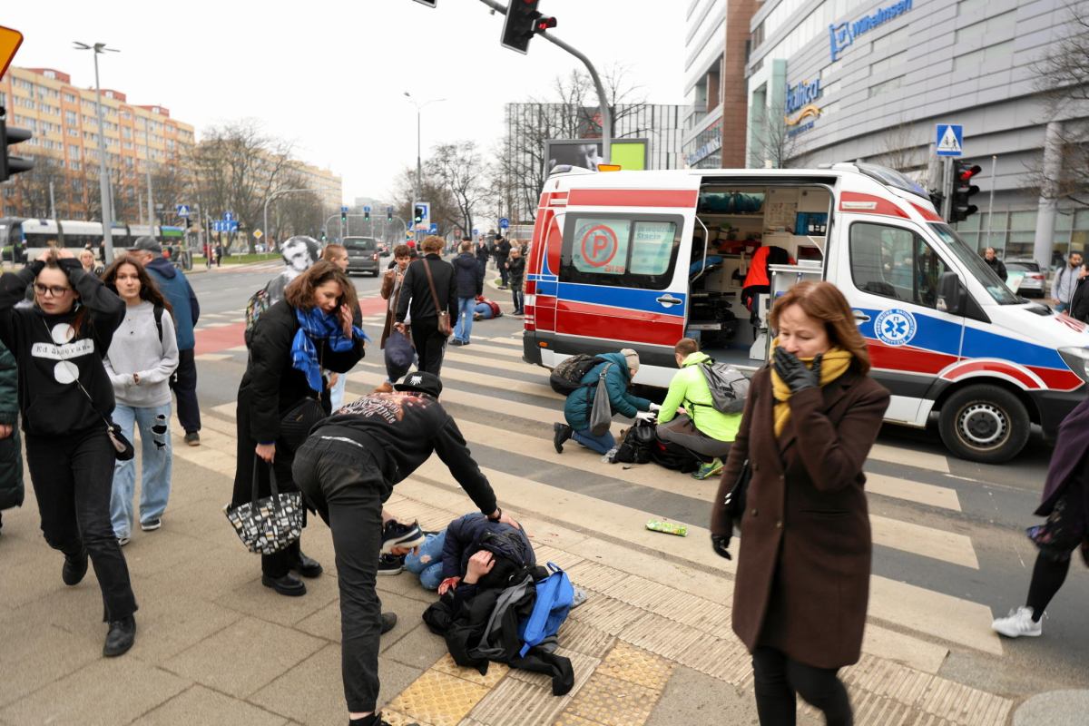 Трагедія в Щецині. Водій виїхав на тротуар і почав давити людей, постраждало 6 українців (ФОТО)