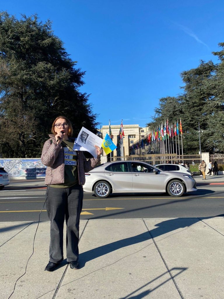 У Женеві перед Палацом Націй ООН пройшла акція на підтримку українських військовополонених (ФОТО) 18