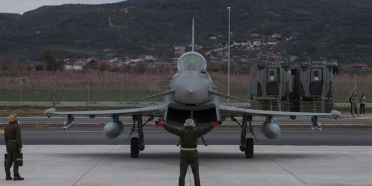 Албанія відкрила для НАТО авіабазу, збудовану за часів СРСР – своїх винищувачів у країни немає (ФОТО)
