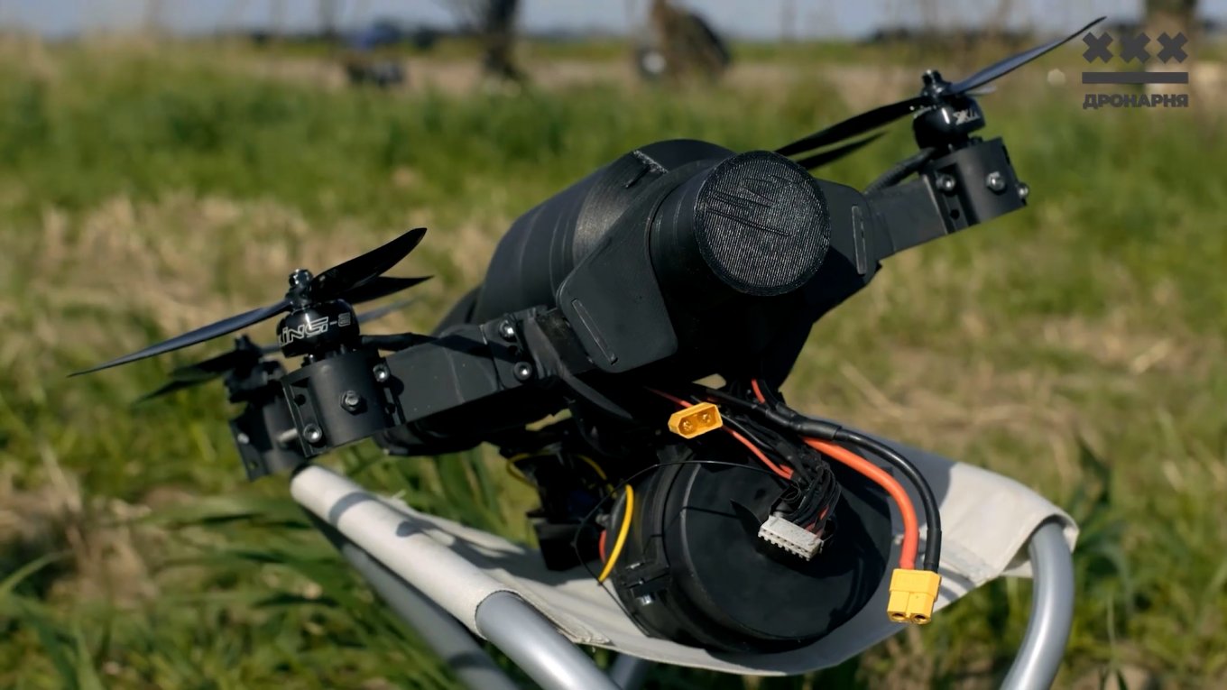 “Бандерик-Стрічка”. Українські розробники показали вітчизняний FPV-дрон на оптоволокні (ФОТО, ВІДЕО)
