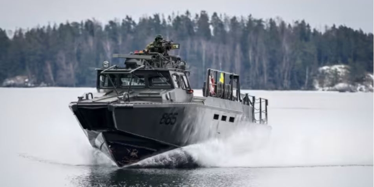 Фінляндія передає Україні бойові катери. Британія, Швеція і США теж передали