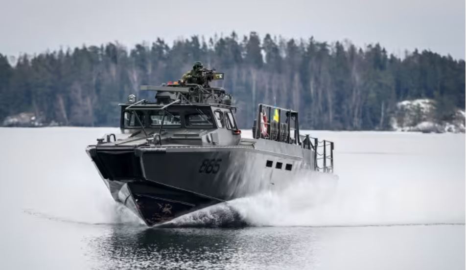 Фінляндія передає Україні бойові катери. Британія, Швеція і США теж передали 3