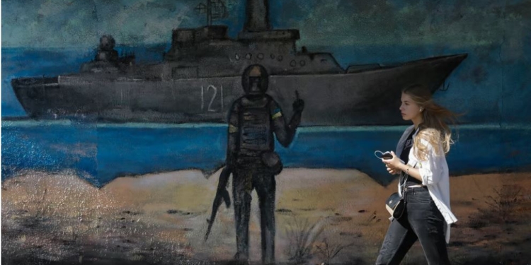 Україна хоче зареєструвати “рускій воєнний корабль, іди на…” як торговельну марку у ЄС. Там опираються – через…підтекст