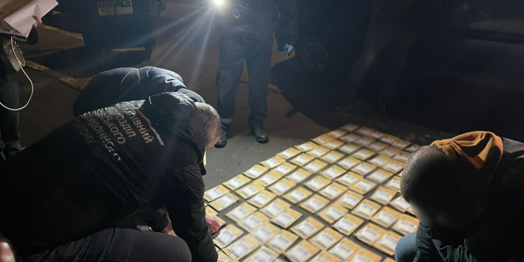 На Одещині викрили наркодилерів з мільйонним обігом (ВІДЕО)