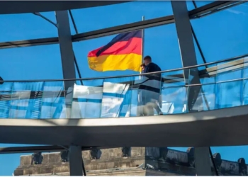 Марія Захарова заявила, що Німеччина “денацифікована не до кінця”. Там відповіли