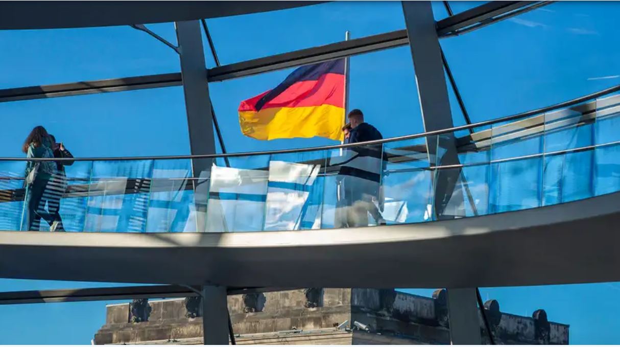 Марія Захарова заявила, що Німеччина “денацифікована не до кінця”. Там відповіли