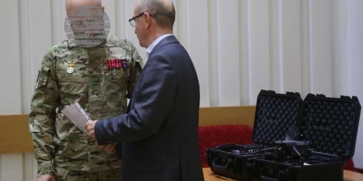 Колектив ПАЕС передав на фронт чергову партію дронів (ФОТО)