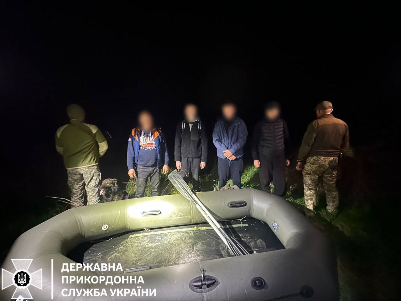 Четверо чоловіків намагалися перетнути Тису на гумовому човні
