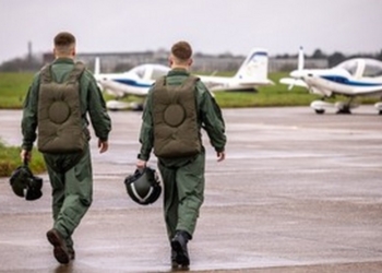 Перша група українських пілотів F-16 закінчила базове навчання