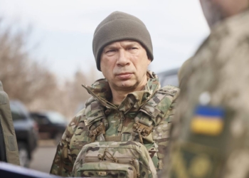 Сирський і Умєров приїхали в підрозділи, де ускладнюється обстановка, і є загроза просування ворога (ФОТО)
