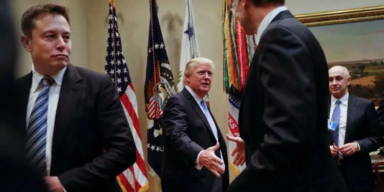 Дуже потрібні гроші і Твіттер. Дональд Трамп зустрівся з Ілоном Маском