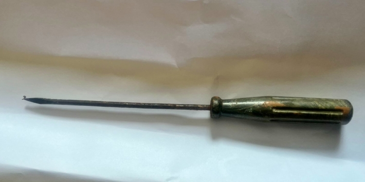 На Миколаївщині під час конфлікту чоловік вдарив викруткою продавчиню (ФОТО)