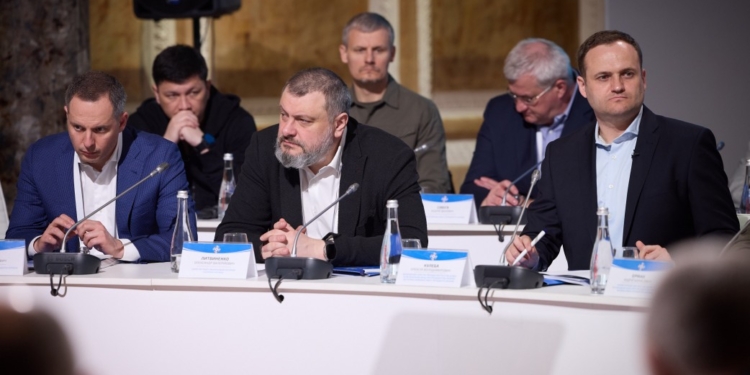 Сьогодні у Чернівцях Конгрес місцевих влад. Єрмак закликав регіони до солідарності з Миколаївщиною (ФОТО, ВІДЕО)