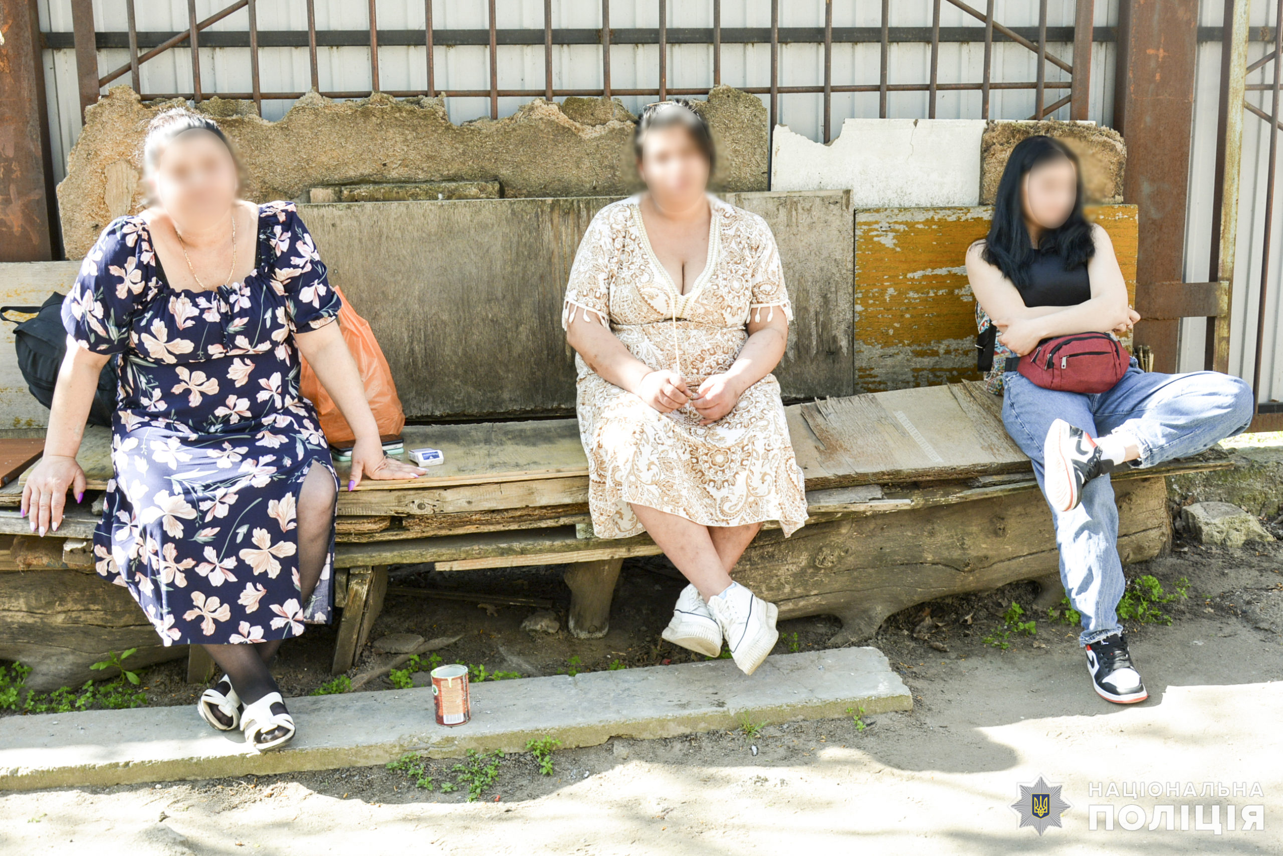 Попили водички і вкрали 70 тис.грн. у пенсіонерки: у Миколаєві поліцейські затримали трьох зловмисниць (ФОТО, ВІДЕО)