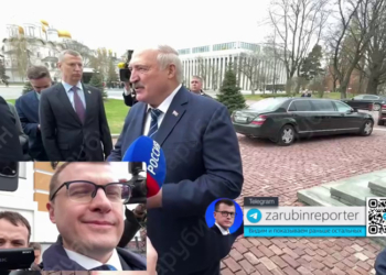 Лукашенко сказав, чому не вступає у війну. І чекає французів