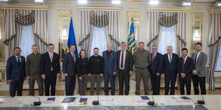 Зеленський зустрівся з делегацією Конгресу США, сказав, чого ми “абсолютно потребуємо” (ФОТО, ВІДЕО)