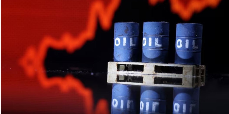 Ціни на нафту впали після нападу Ірану. Чому