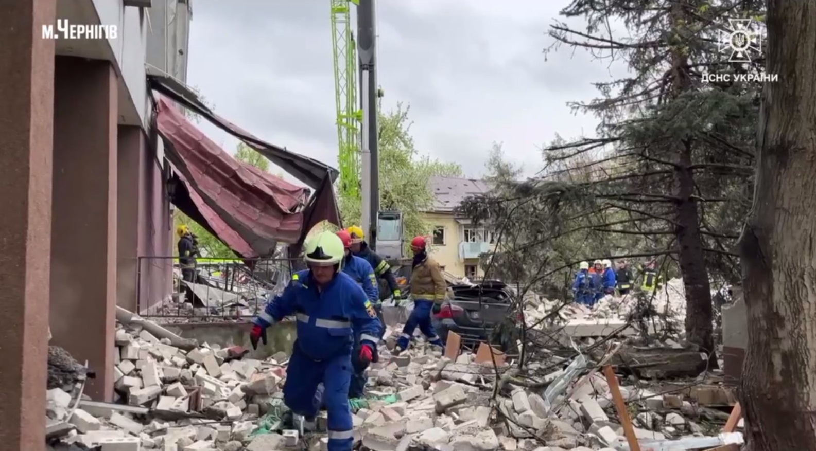 Кількість жертв російських ракетних ударів по Чернігову збільшилась до 15 (ВІДЕО)