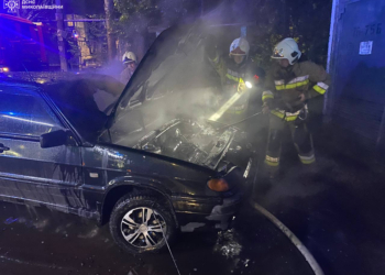 У Миколаєві вчора ввечері вогнеборці загасили пожежу автомобіля