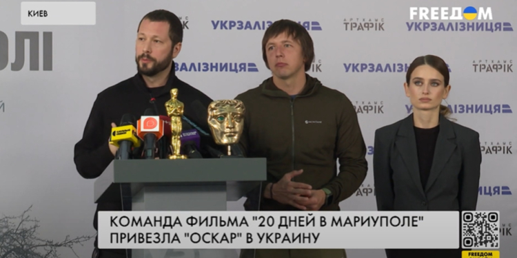  Творці “20 днів у Маріуполі” привезли “Оскар” в Україну і розповіли про реакцію світу на фільм (ВІДЕО)
